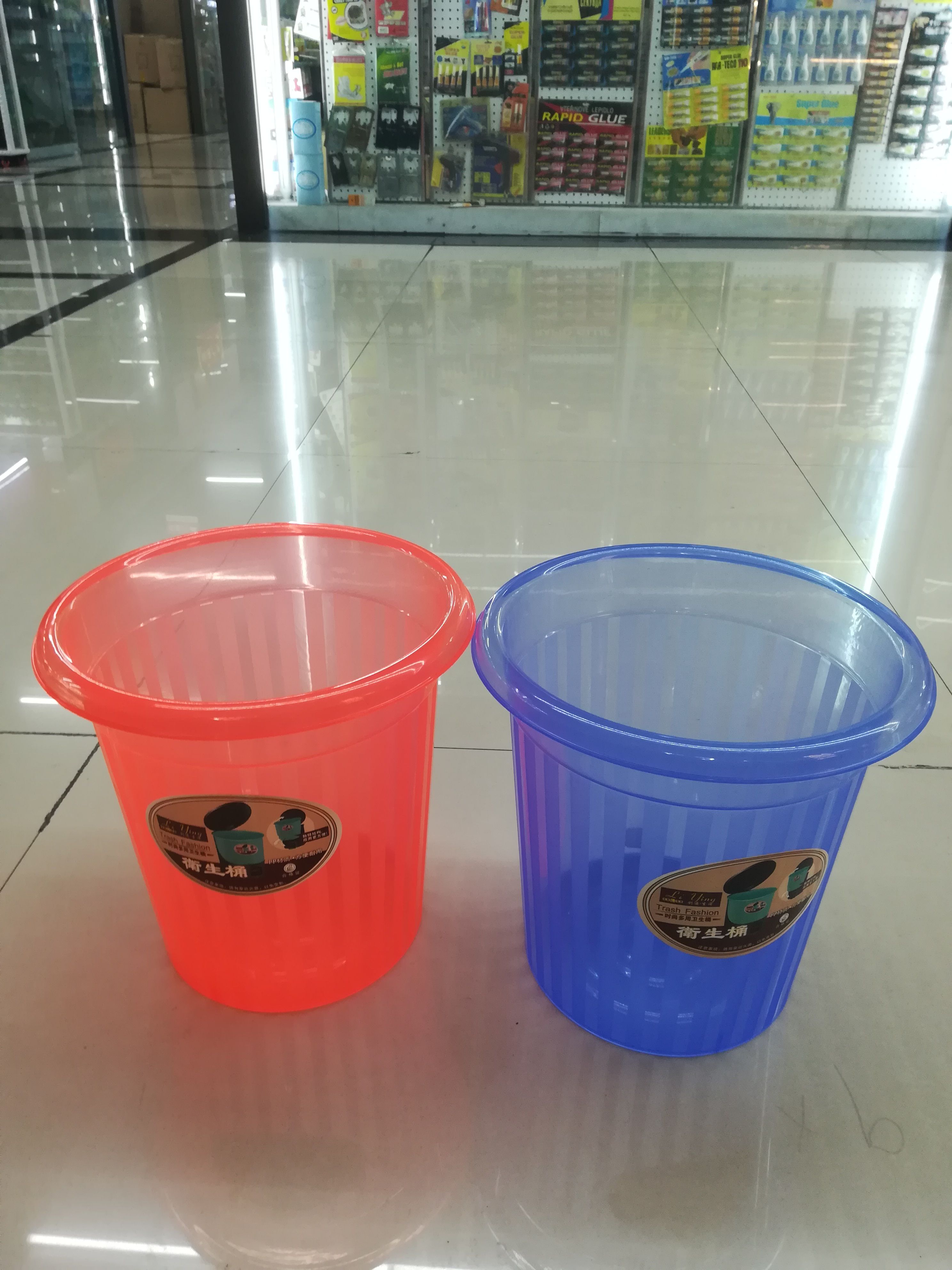 透明垃圾桶，时尚垃圾桶产品图