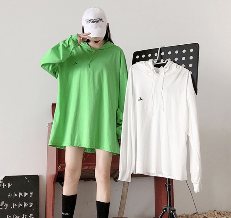 New Korean-style early autumn long-sleeved hooded sweatshirt in avocado green mid-length thin top for women Application Scenario