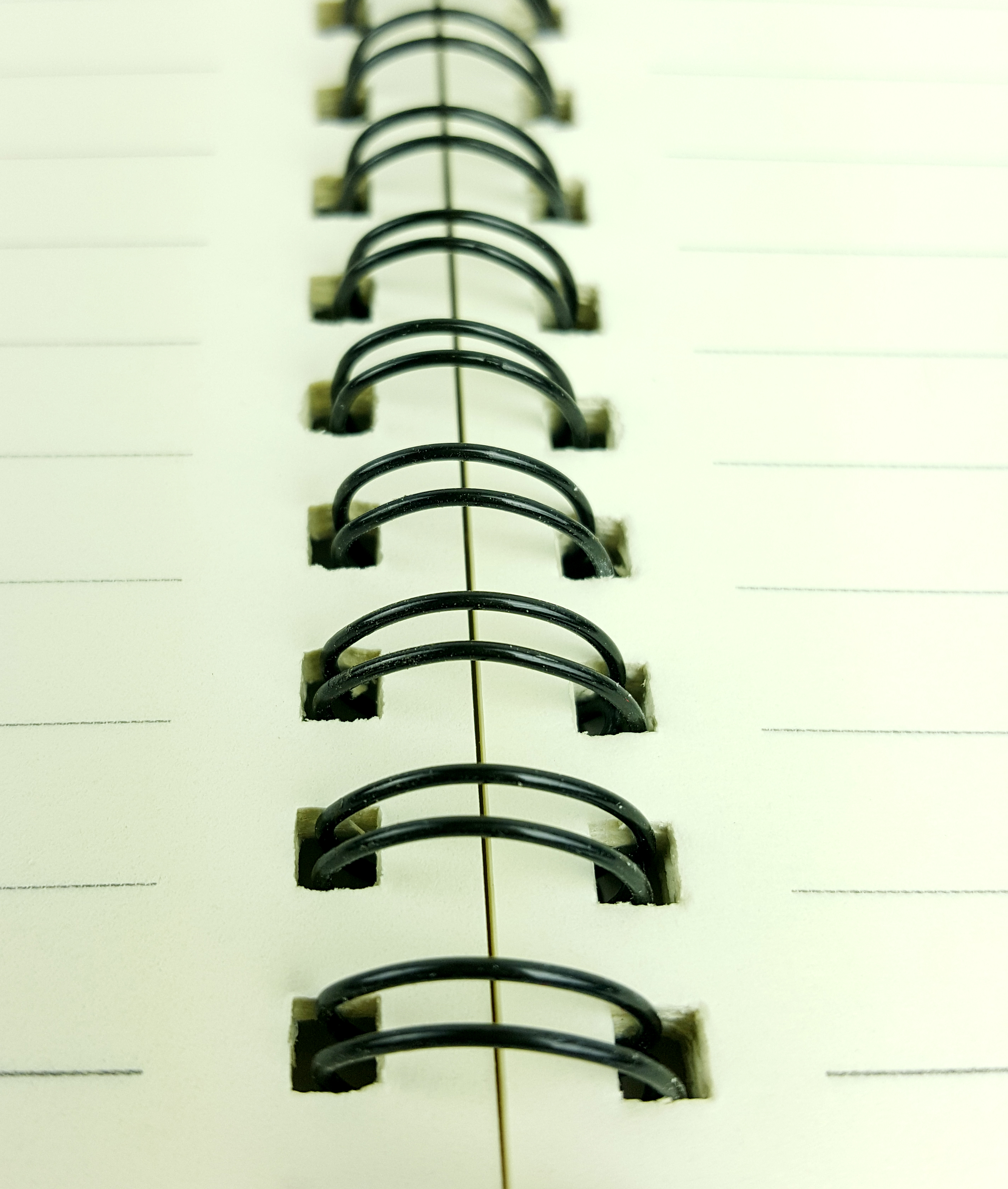 A5线圈本60页白卡封面线圈本学生笔记本日记本记事本硬抄本活页本白底实物图