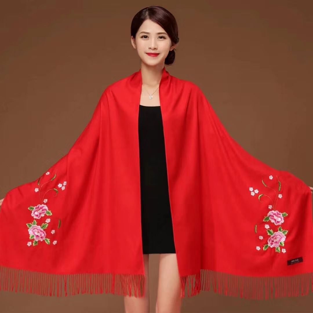 秋冬季羊绒绣花披肩 民族风精品刺绣保暖围巾产品图