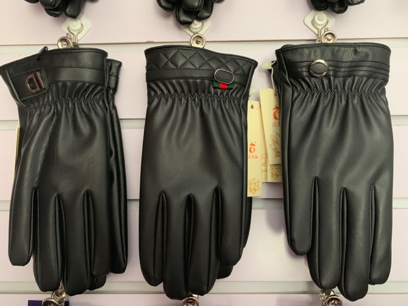Made of faux leather touch screen gloves for both men and women details Picture