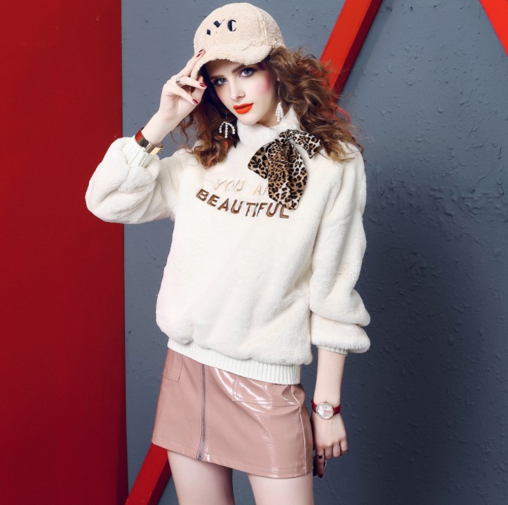 Autumn and winter new embroidered letter leopard print strap imitation rabbit hair thick hoodie coat for women