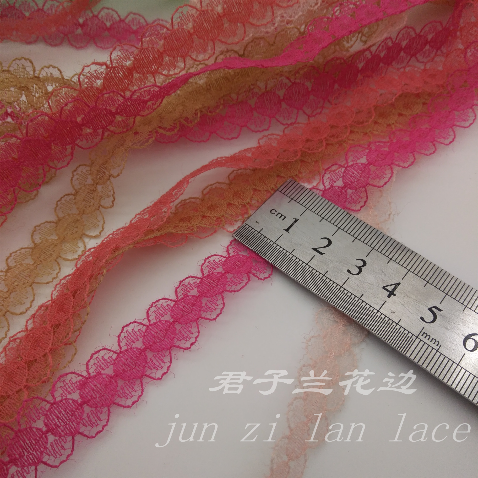 Multicolored lace trim details Picture