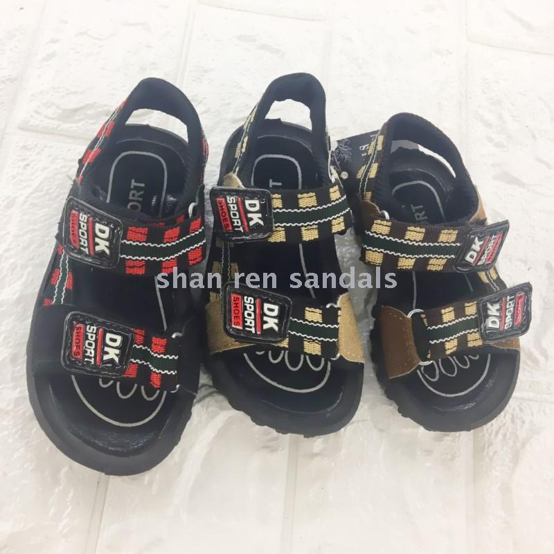 童凉鞋实物图