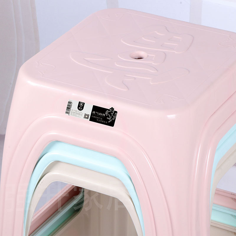 塑料桌椅实物图