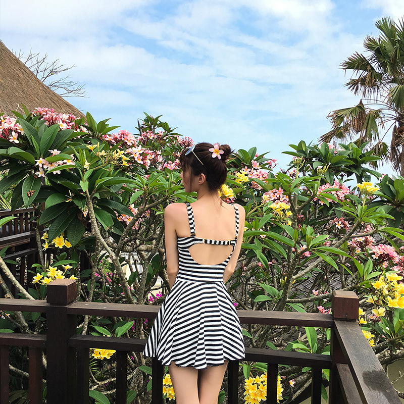 A large number of spot steel support small breasts together one-piece skirt swimsuit conservative show thin cover belly hot spring sexy swimsuit women Application Scenario