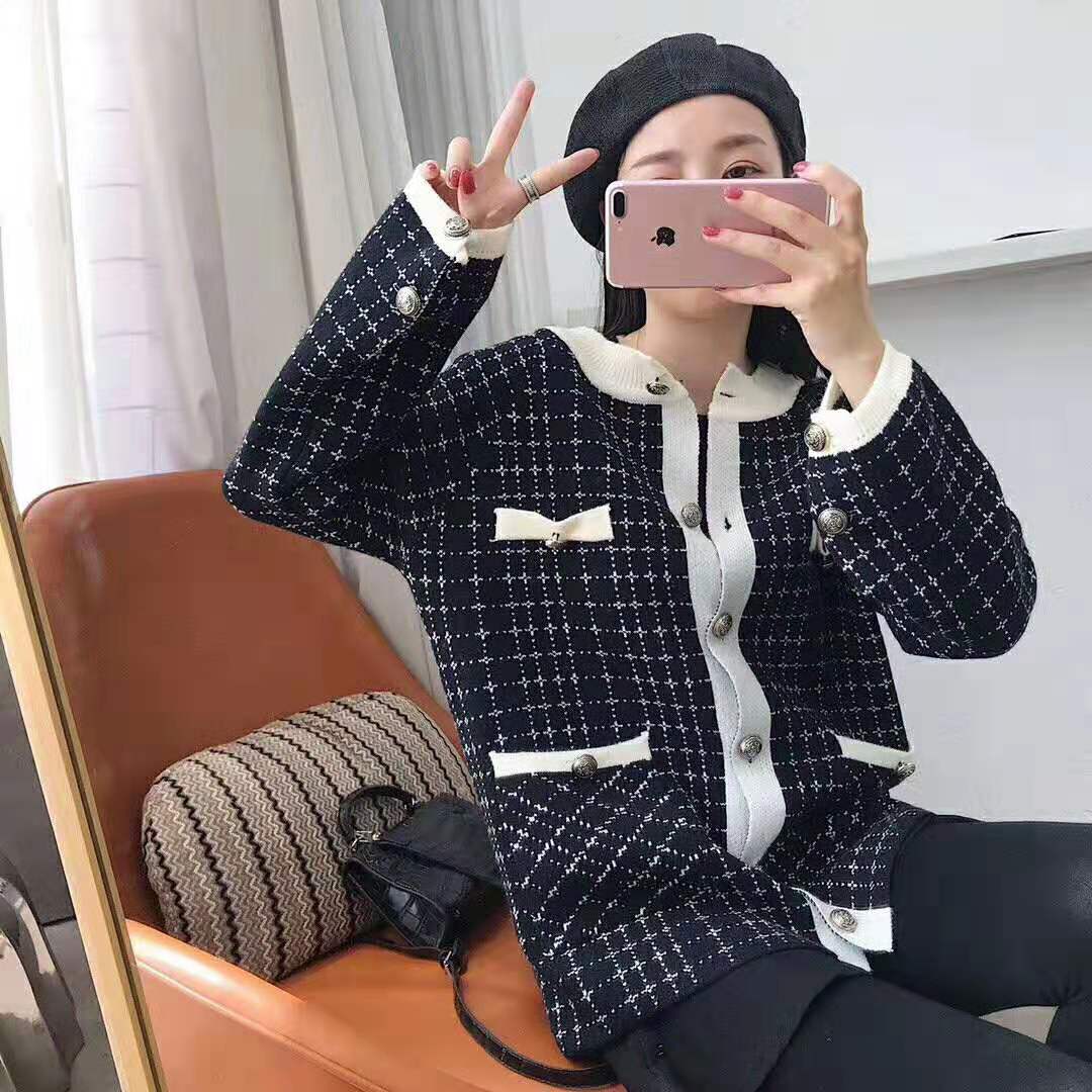 The chic and stylish top is a small chanel-style color-blocking coat that every gentle girl should have details Picture