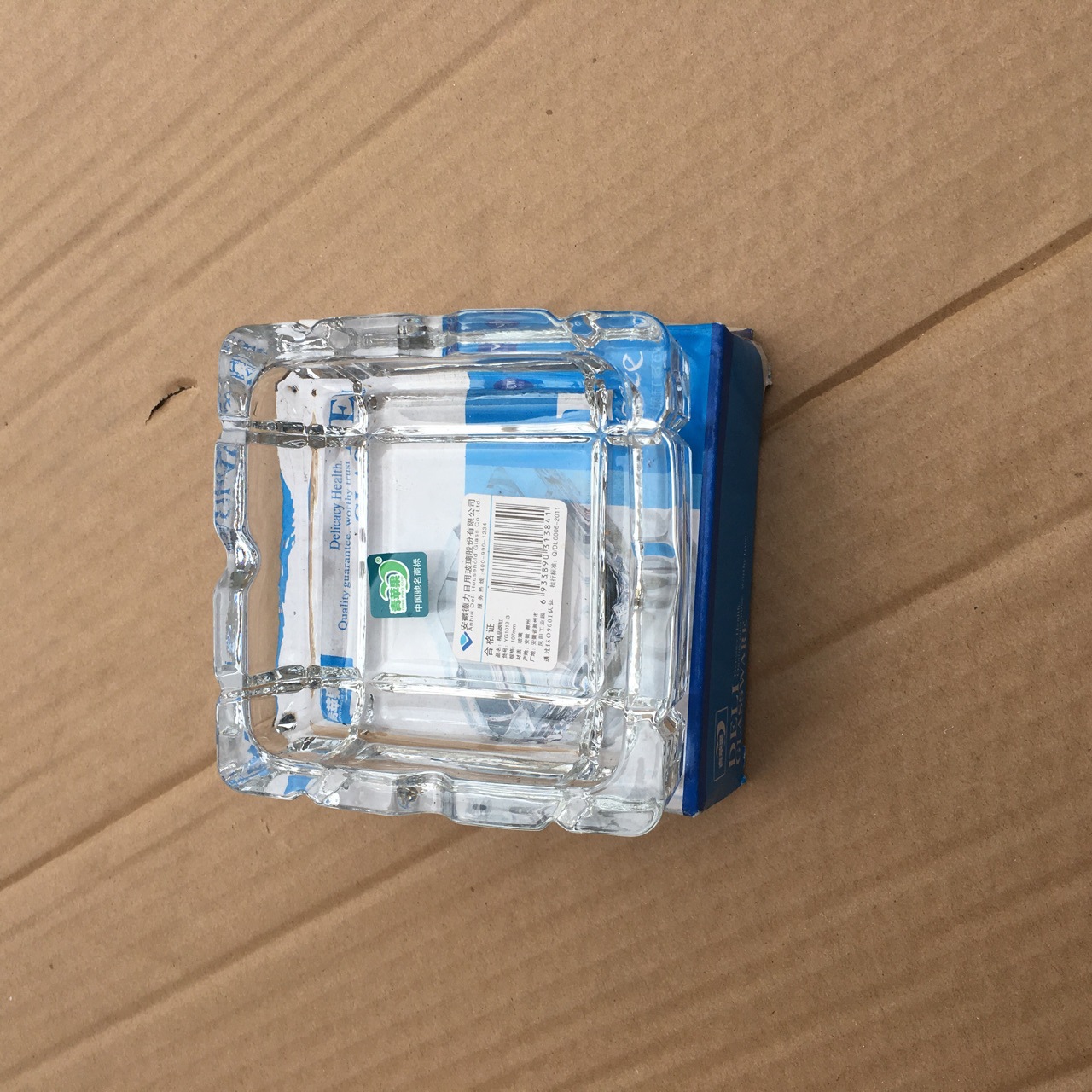 家用烟灰缸实物图