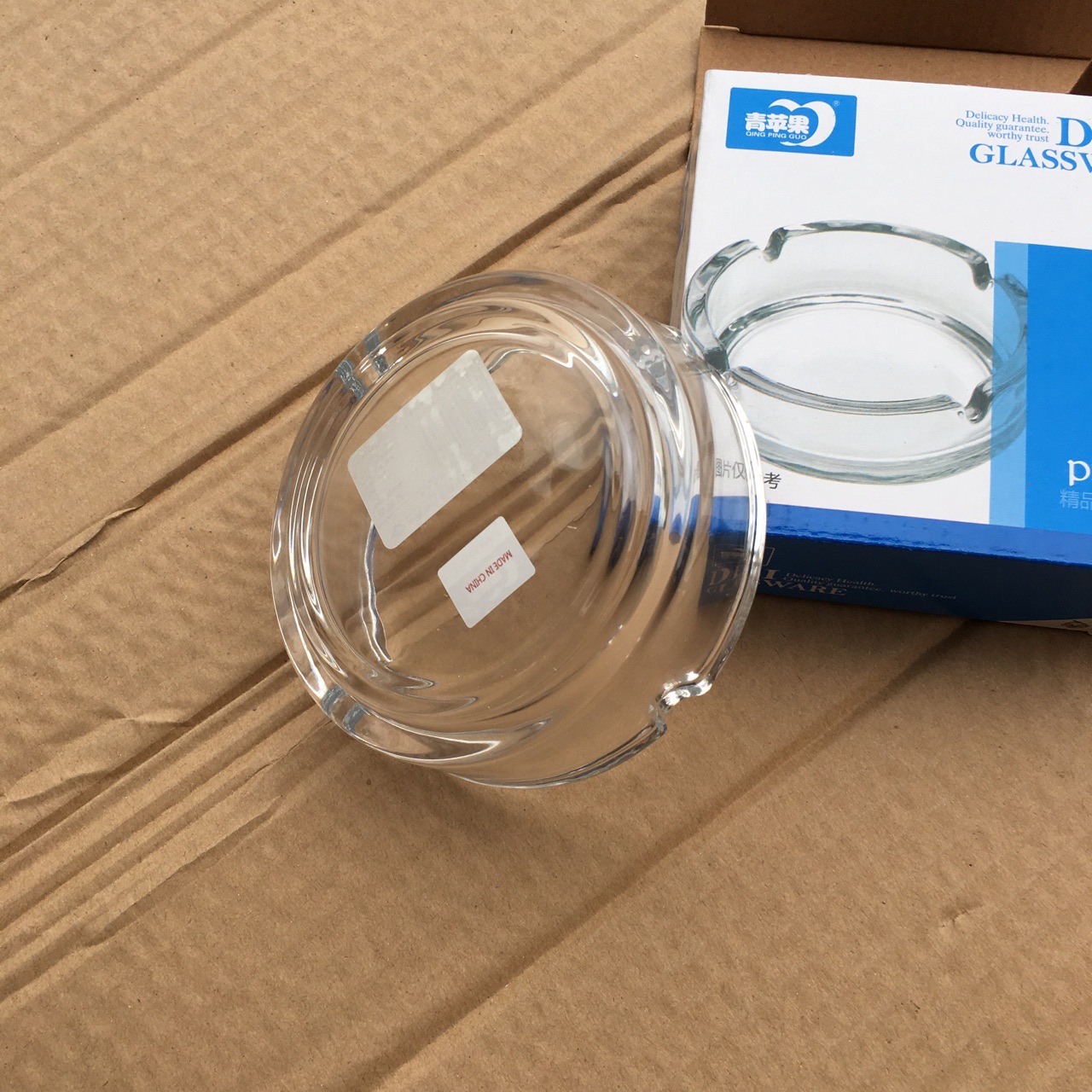 家用烟灰缸实物图