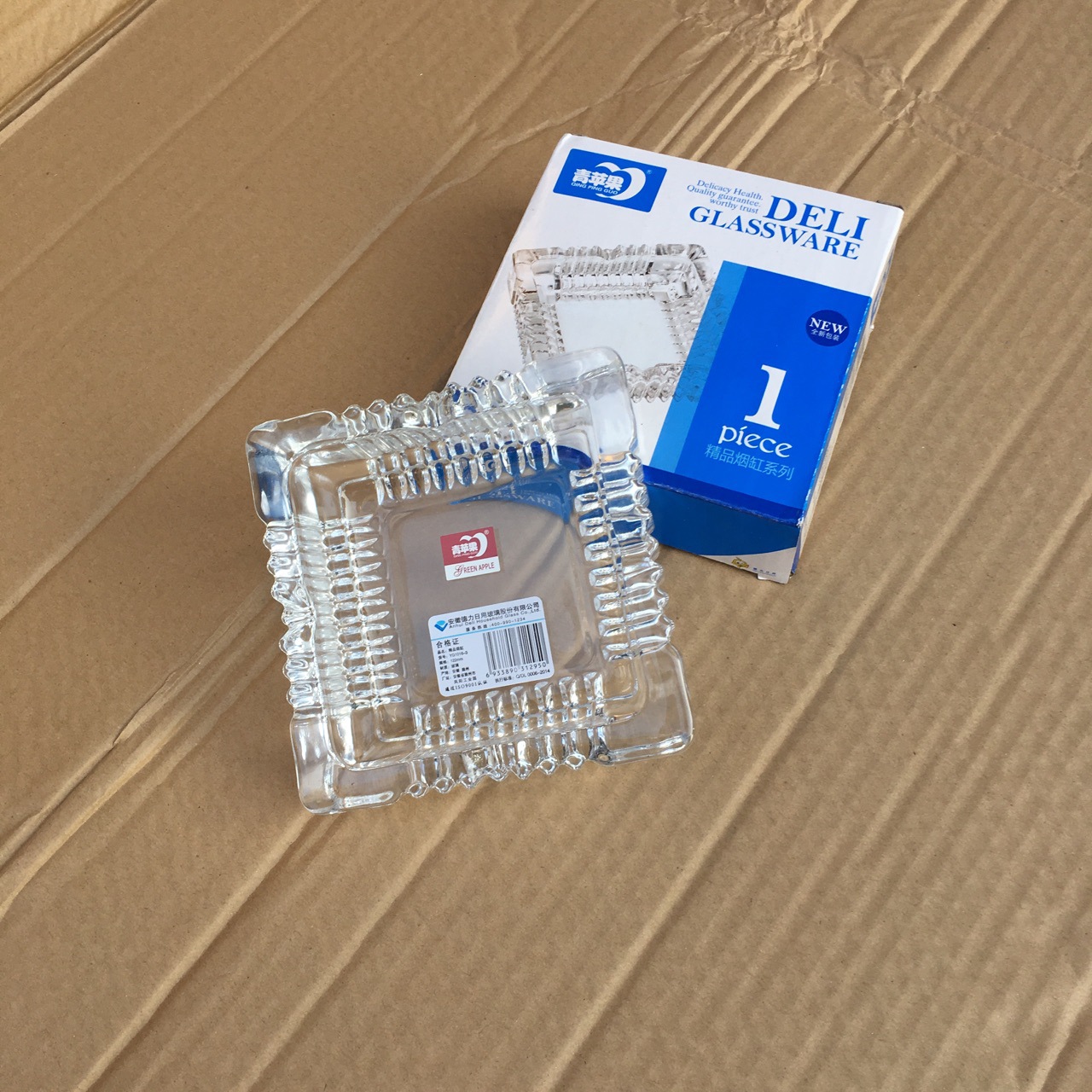 方轮中号烟灰缸 方形透明青苹果竖条烟缸 现货创意款印logo礼品细节图