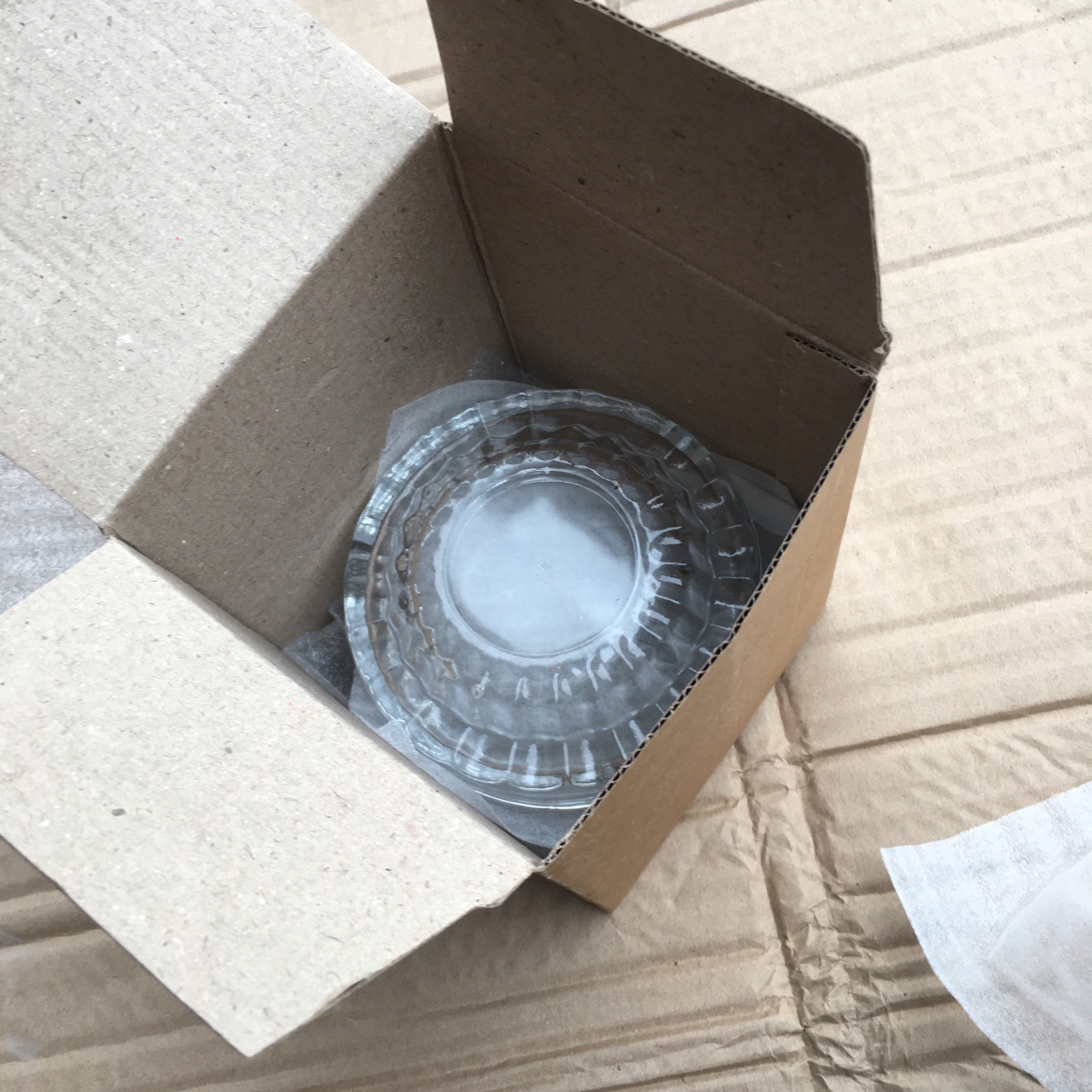 家用烟灰缸实物图