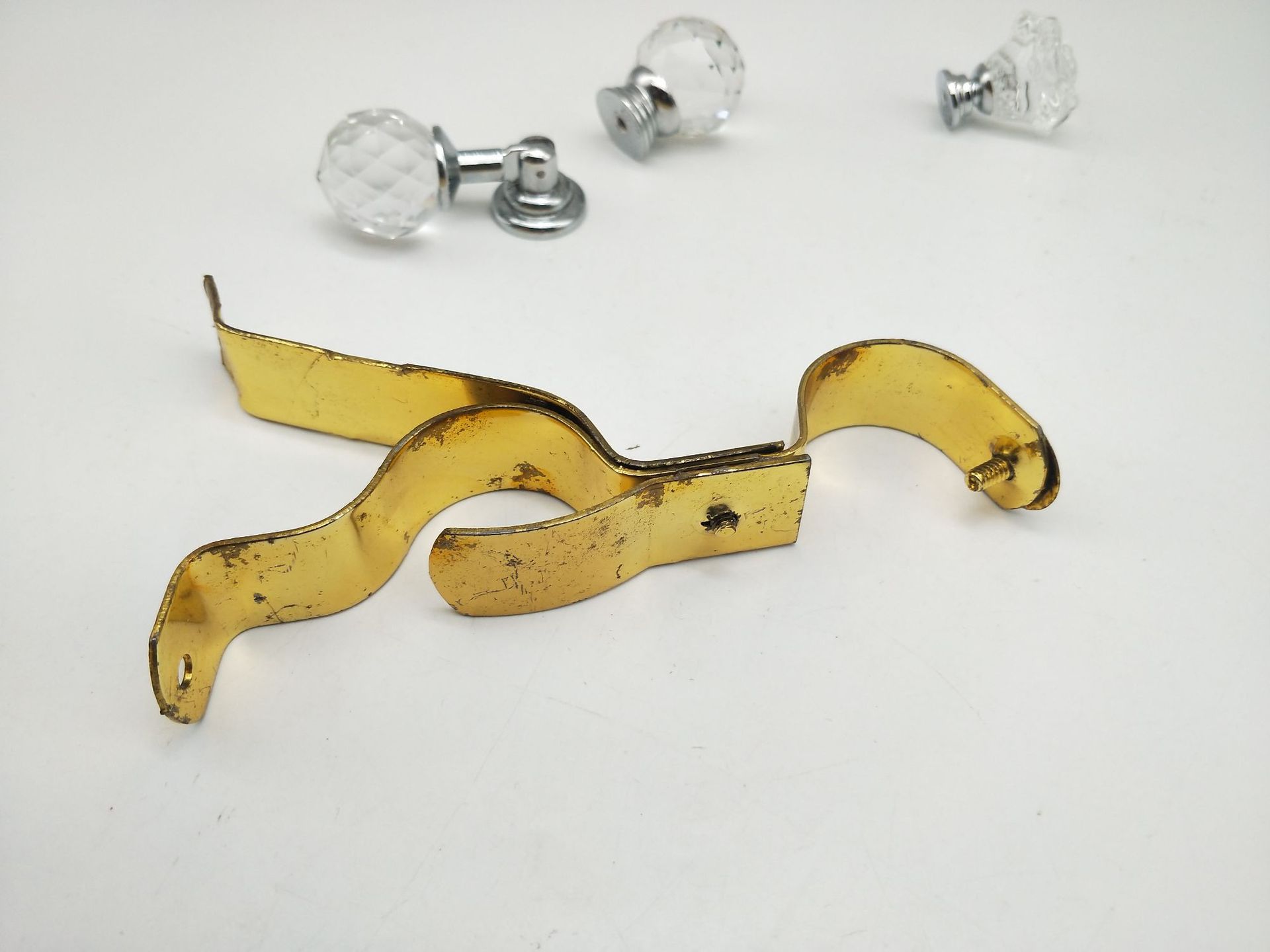 Manufacturers direct iron curtain rod bracket accessories double bracket quality assurance