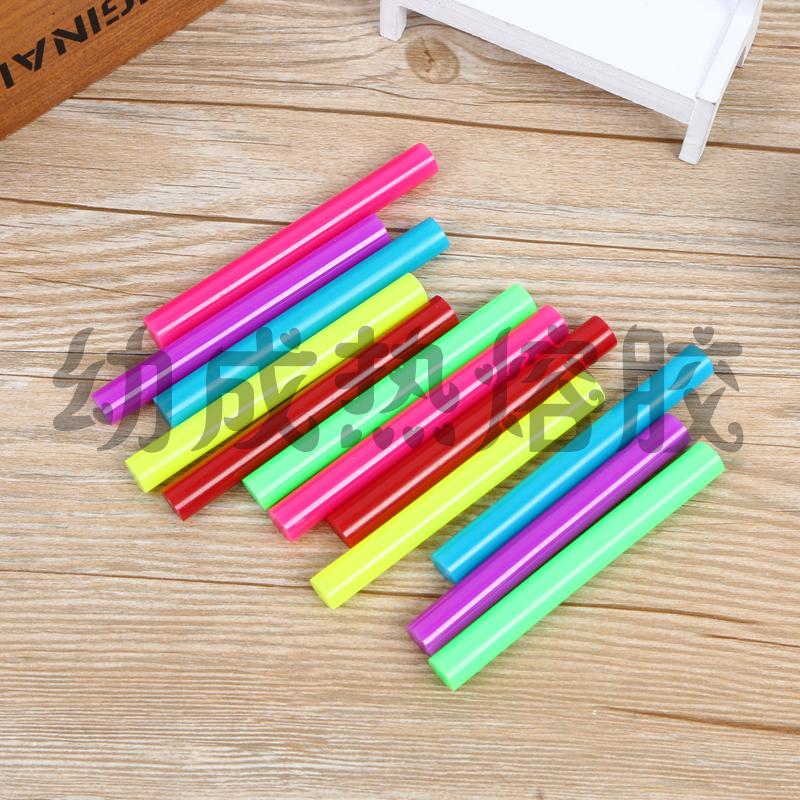 【 Guke 】11mm specification 12-piece hot melt glue gun glue sticks are packaged in six different colors Application Scenario