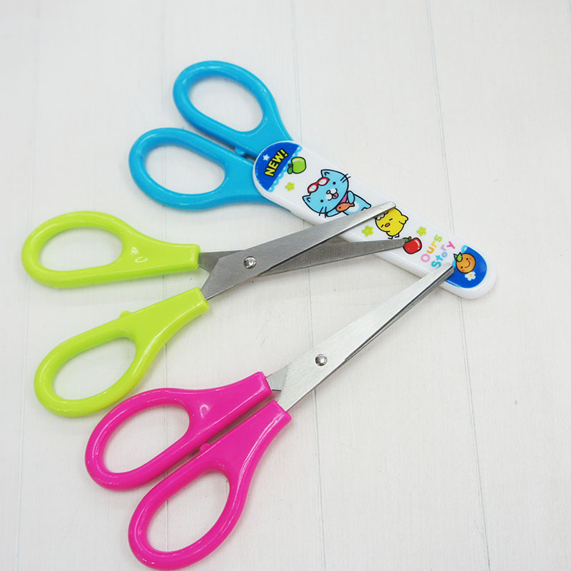 Self-produced and self-sold Bauhinia knife cut 5 inch with set of student safety scissors 2012 insert thumbnail