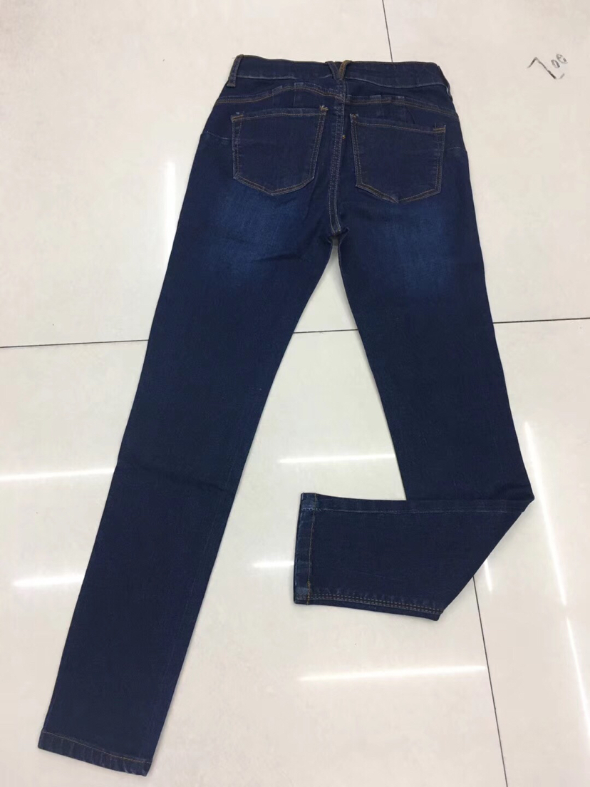 库存 2万条高弹力小脚牛仔裤26-32码还没洗水产品图