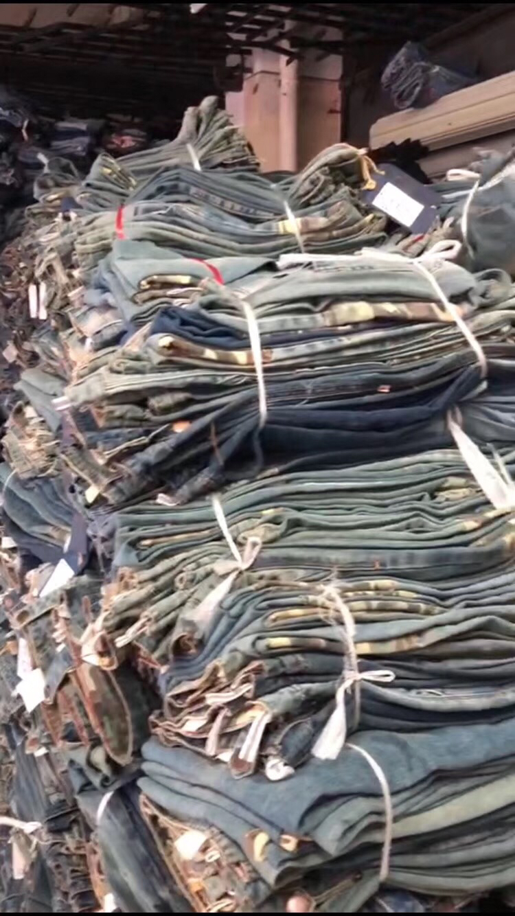 库存杂款牛仔10万条5块一条细节图