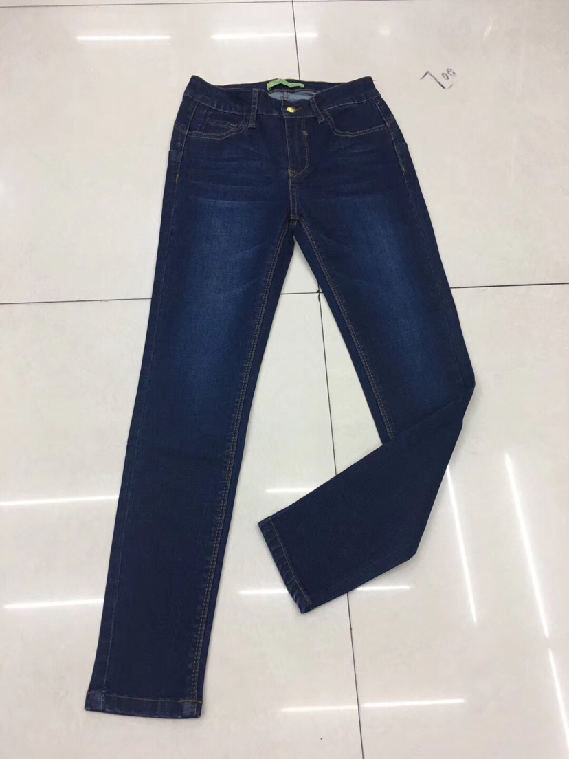 库存 2万条高弹力小脚牛仔裤26-32码还没洗水