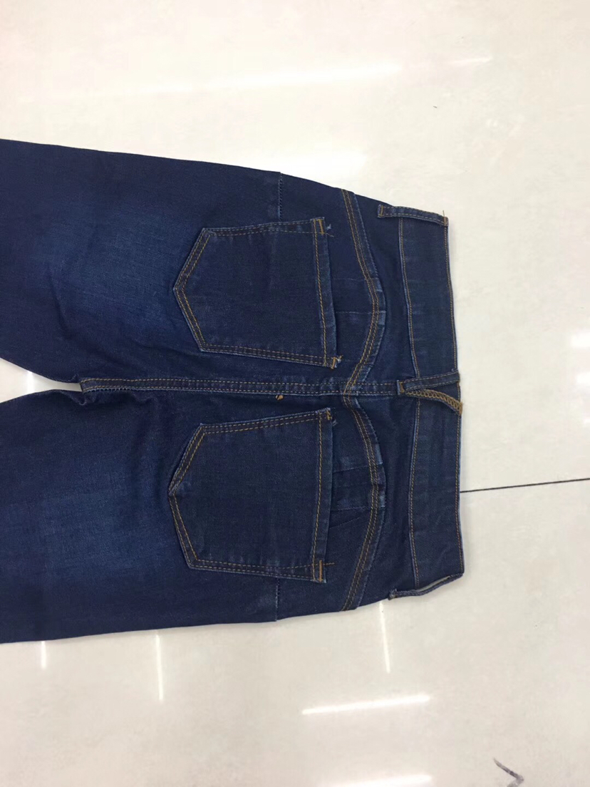 儿童牛仔裤实物图