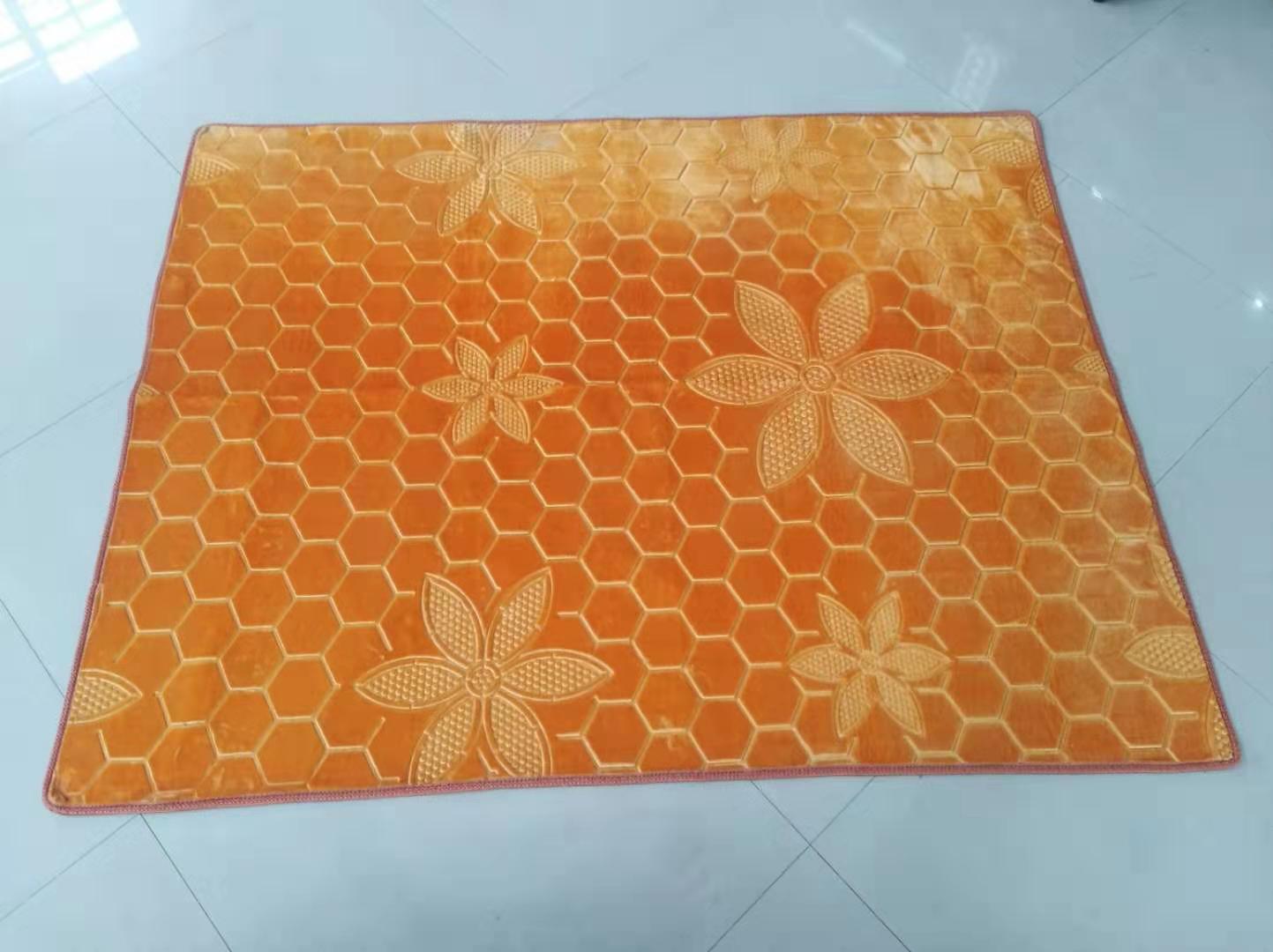 素色压花白底实物图