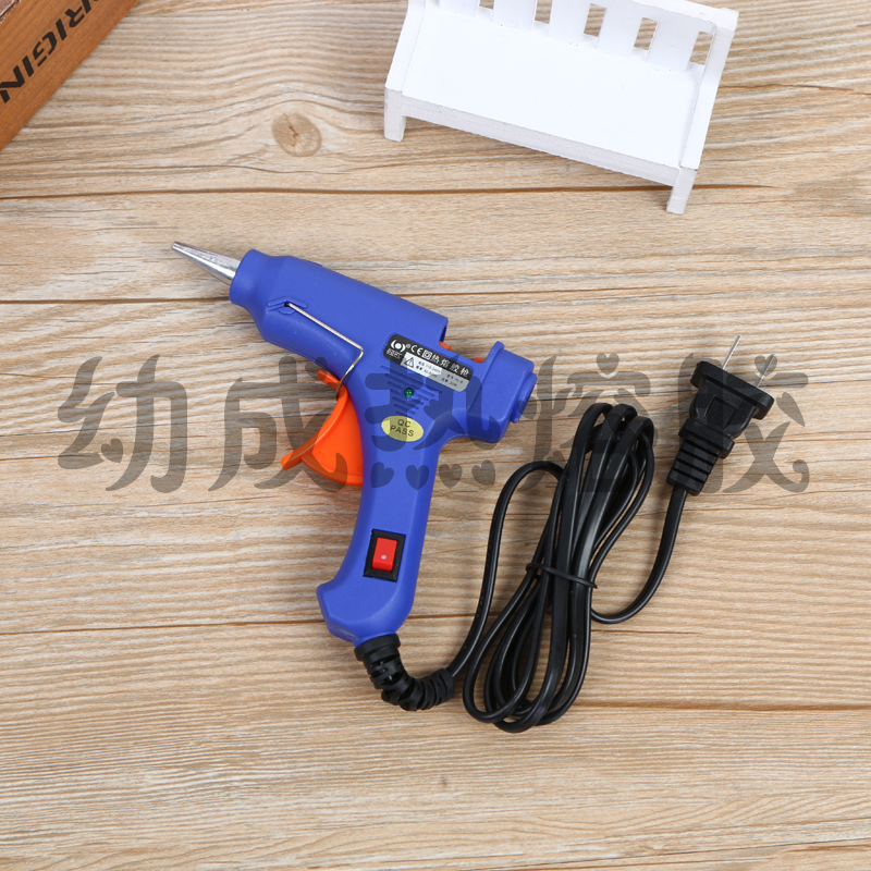 胶枪白底实物图