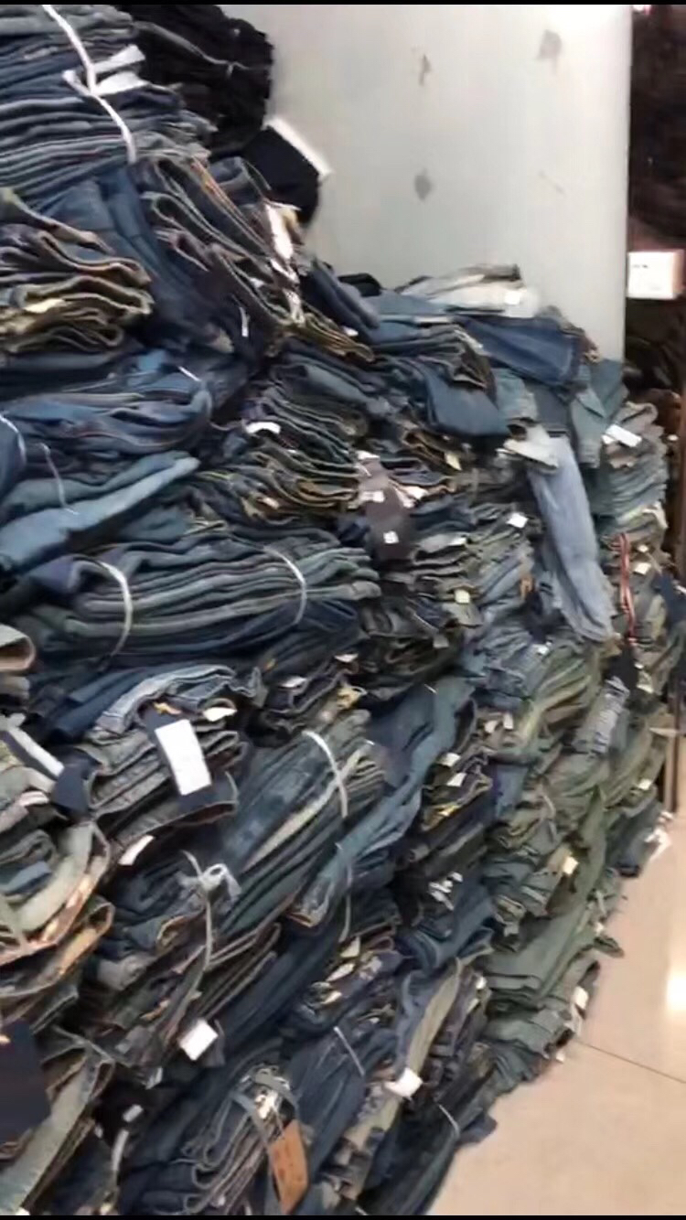 其他牛仔服实物图