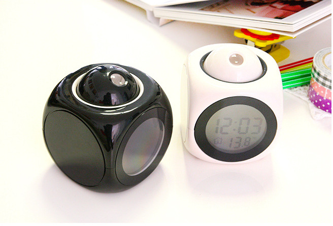 825新款多功能投影报时钟 LED七彩投影闹钟 语音报时钟 投影钟细节图