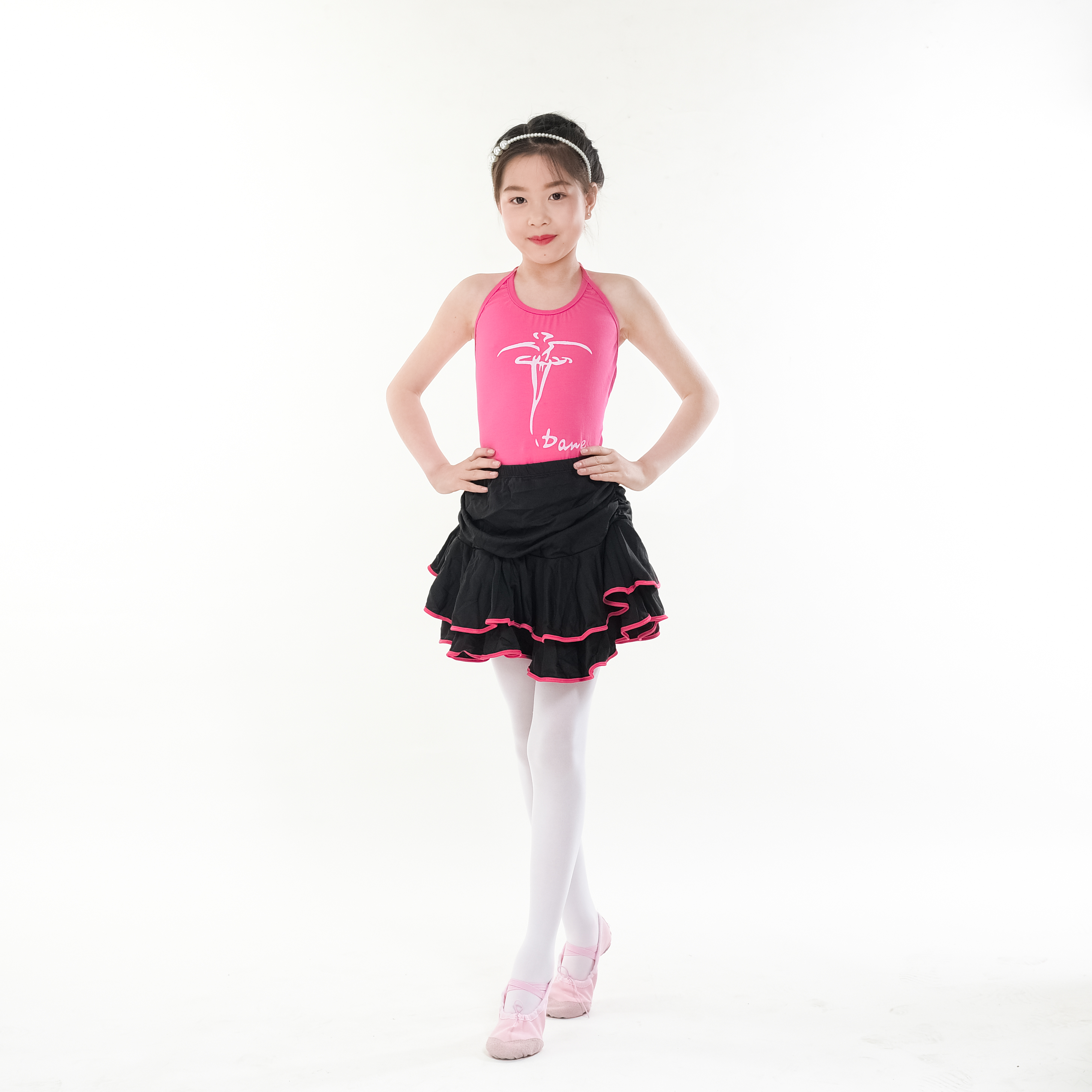 Hong He's dance costume and performance costume