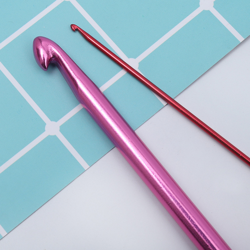 Alumina Crochet Knitting Diy Sweater Metal Crochet Fine Yarn Colorful Needle With Tongue Needle Crochet Set Application Scenario