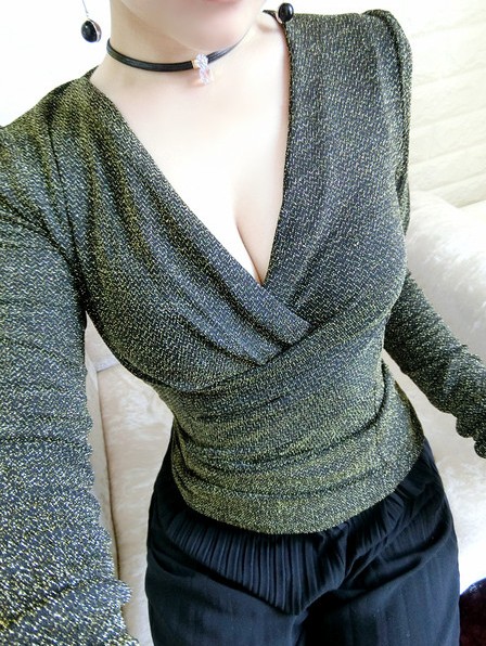 Autumn V-neck long-sleeved T-shirt women's slimming, super elastic, shiny and sexy top base layer Application Scenario