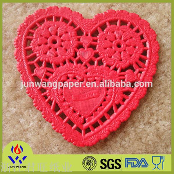 Hot Heart Big Red Cake Paper Pad One-Time Color Hollow Through Flower Paper Fried Food Pad Paper Application Scenario