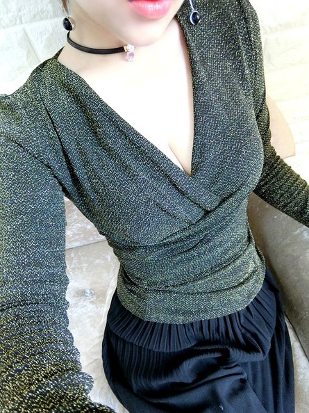 Autumn V-neck long-sleeved T-shirt women's slimming, super elastic, shiny and sexy top base layer Item Picture