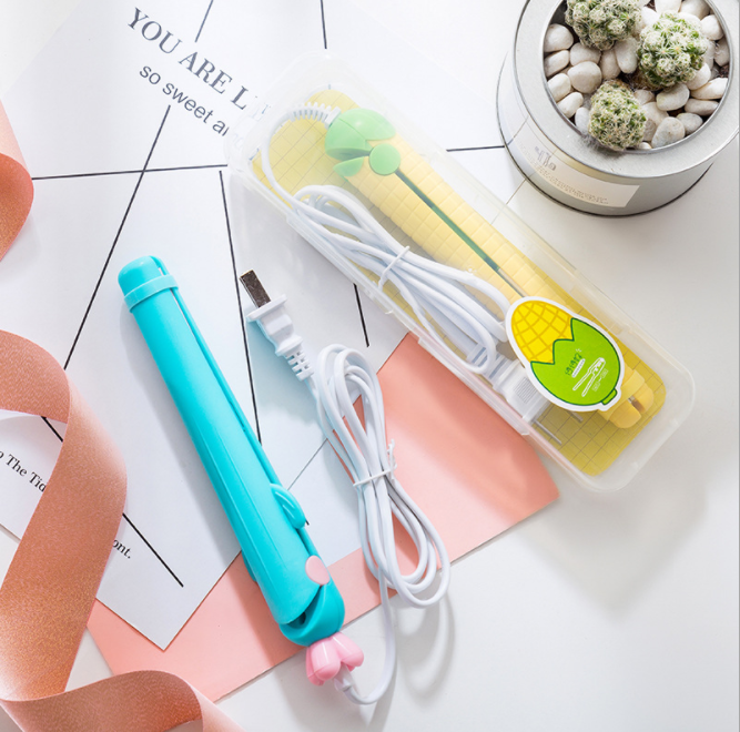 Wholesale mini banana corn cactus hair straighteners, dual-purpose curling irons and electric curling rods from the manufacturer details Picture