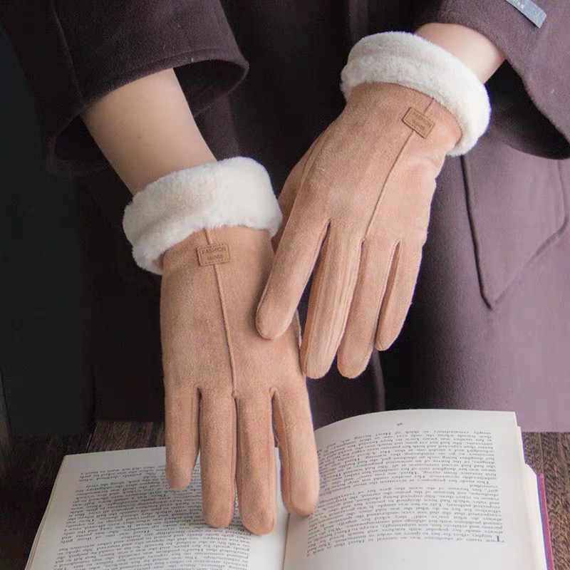 The gloves for ladies in winter are thickened with suede for warmth and cold protection. They have a touch screen and are anti-slip and thickened for outdoor cycling and driving
