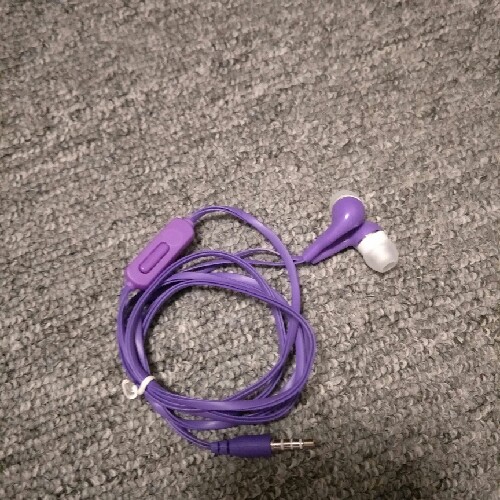 370 Smart All-in-one mobile phone headphones with microphone Application Scenario