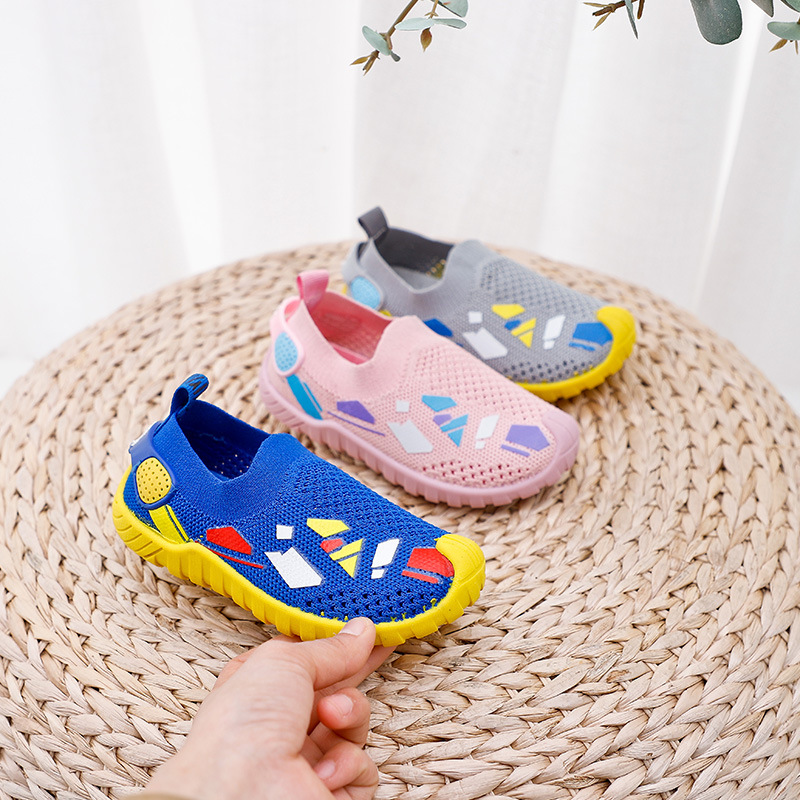 Children's shoes 2019 new boys and girls flying knitting crocs single shoes non-slip soft soles casual toddler shoes manufacturer direct sale