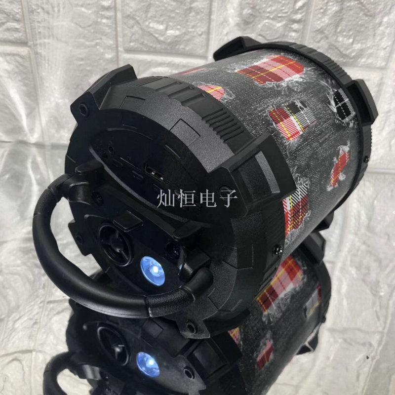 Nuevo 5 pulgadas portátil bluetooth speaker con LED antorcha plug card radio de audio inalámbrico subwoofer de venta caliente en América del Sur details Picture