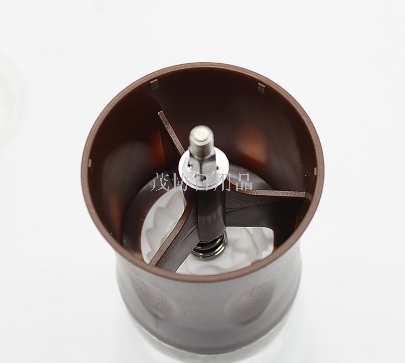 The hand-cranked coffee grinder is convenient for home cleaning. The glass and ceramic grinding core makes life comfortable details Picture
