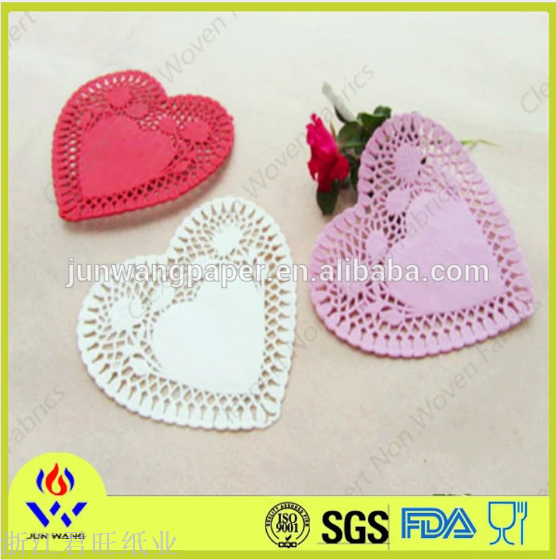 Manufacturers Direct Sales Of Heart Lace Paper Color Heart Cake Through Flower Paper Disposable Grease Cushion Paper Flower Paper details Picture