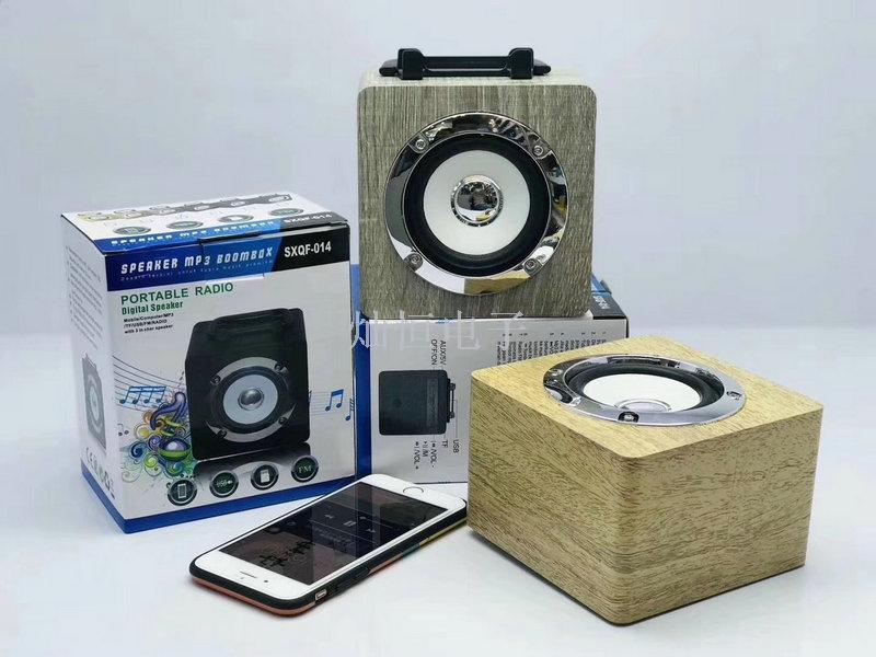 Новый оригинальный мини-плеер с беспроводной флешкой bluetooth, деревянный сабвуфер Application Scenario