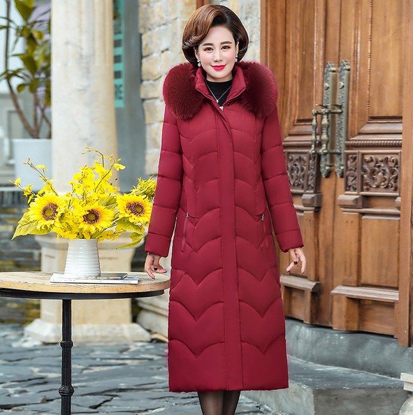 260斤加肥加大羽绒服女过膝长款妈妈装毛领棉服白底实物图