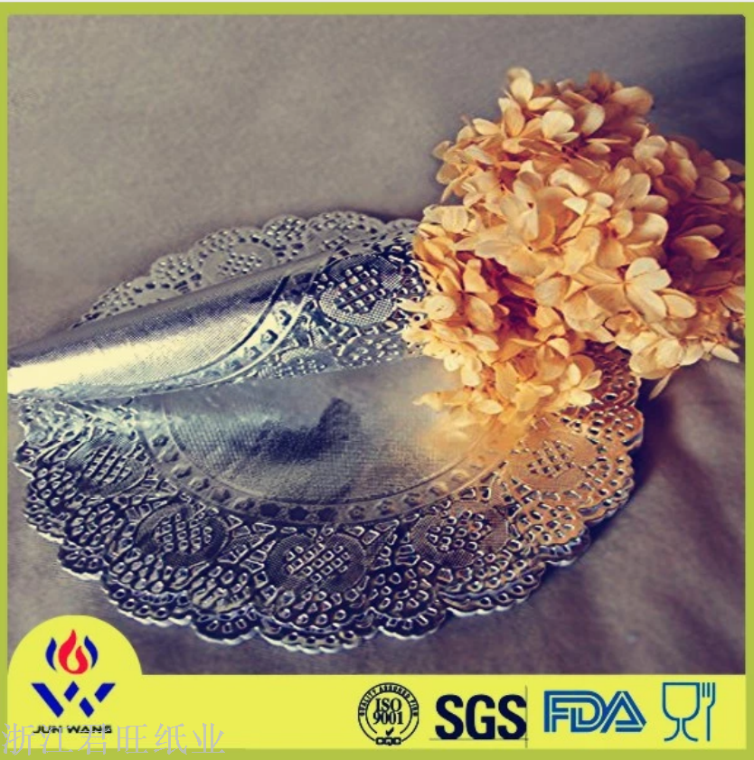 Manufacturers Selling Silver Hollow Food Paper Placemat One-Time Baking Golden Flower Paper Oil Proof Through Flower Bottom Application Scenario