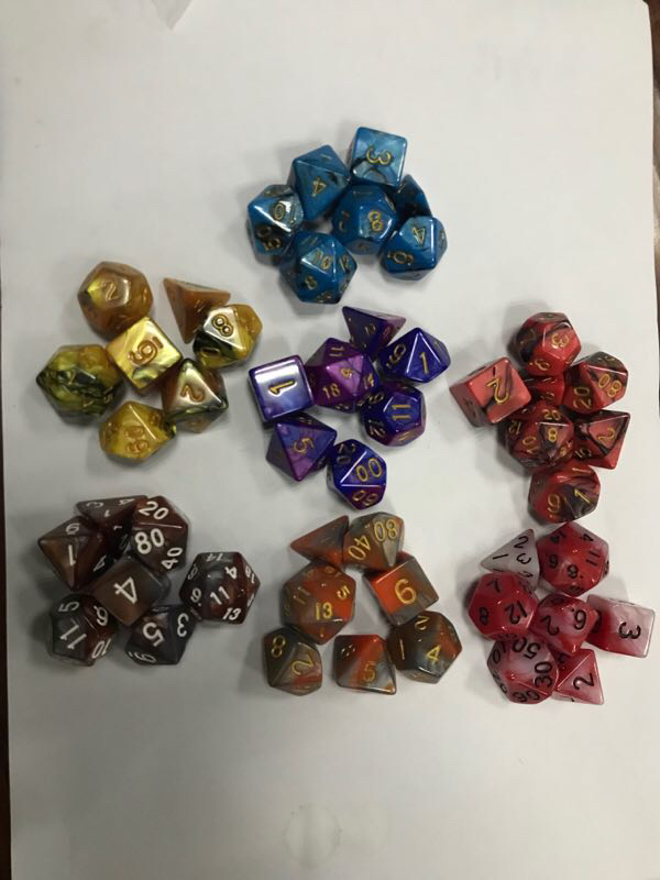 供应双色骰子 多面骰子 亚克力骰子 7Pc一套地下龙骰子