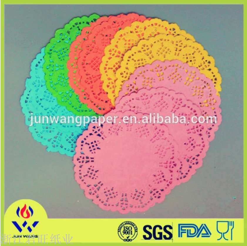 Manufacturers Direct Sales Of Circular Color Oil Absorbent Paper Hollow Food Pad Paper Disposable Dessert Dessert Flower Backing Paper