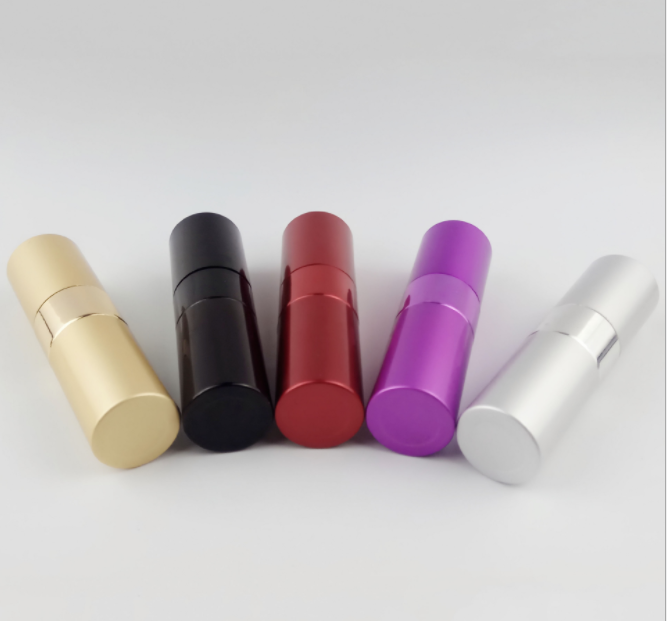 Best-selling portable 15ml rotating perfume bottle. 15ml rotating perfume bottle Application Scenario