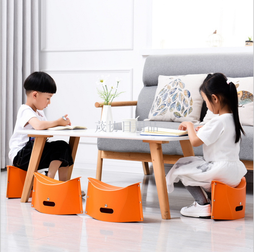 Card-folding stool, outdoor picnic portable multi-functional plastic storage stool, subway, high-speed rail, travel and fishing stool