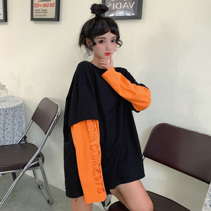 Two long-sleeved lettered tops and a loose mid-length, quirky, and trendy T-shirt for the 2019 autumn and winter holiday will be sent out in one piece Application Scenario