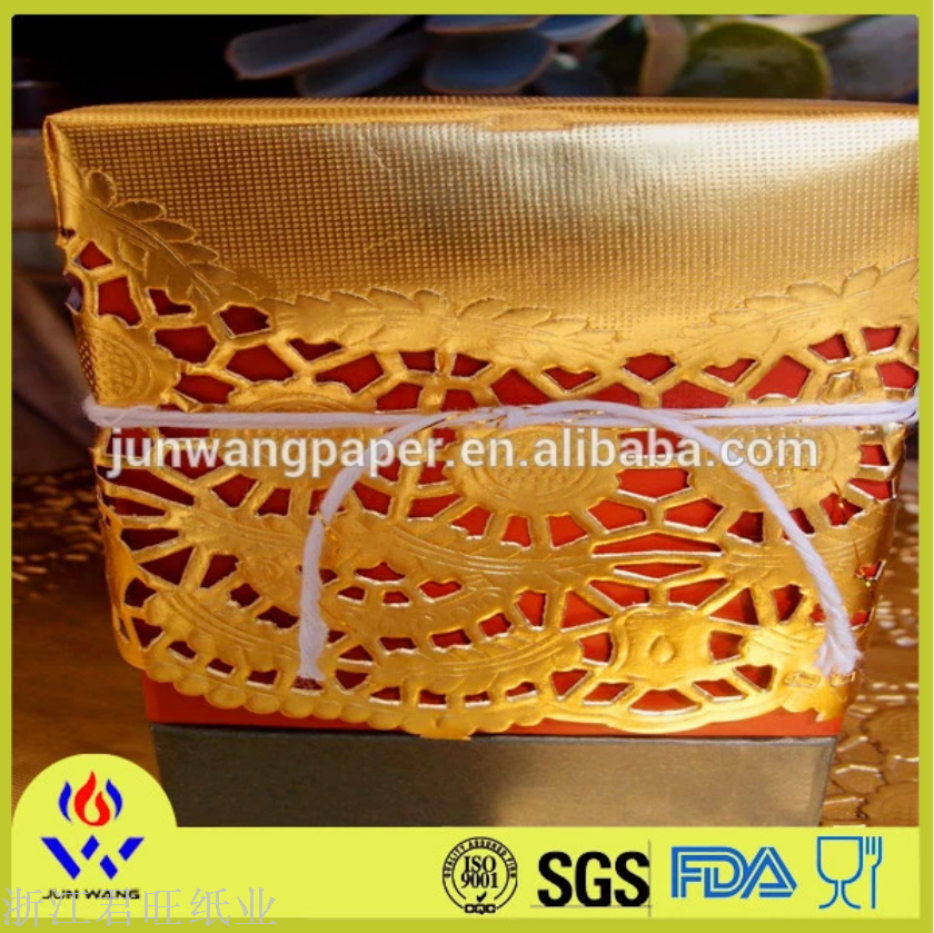 Direct Hotel Hollow Paper Gold Lace Paper Disposable Dessert Dessert Pad Paper Round Honeysuckle Bottom Paper Application Scenario