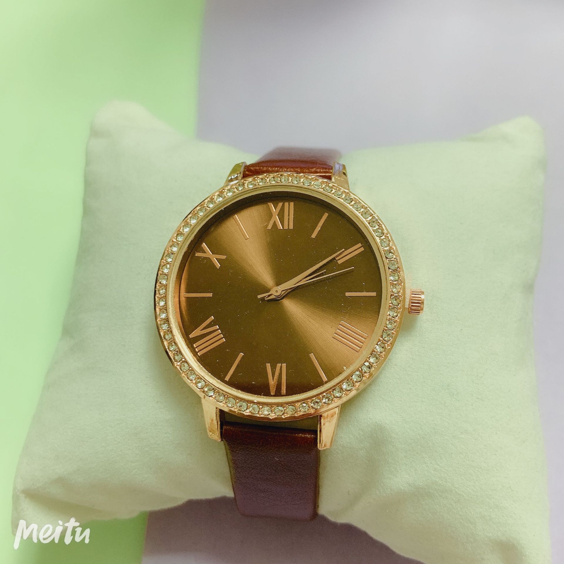 女士钻表 休闲时尚皮带手表 学生手表 女士手表一件代发细节图