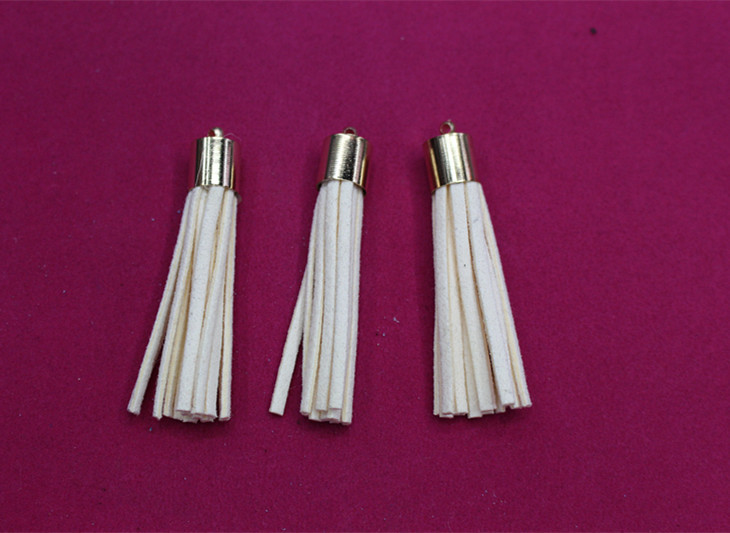 5cm Korean velvet tassel mobile phone bag pendant, leather tassel pendant, DIY accessory factory direct sales Application Scenario