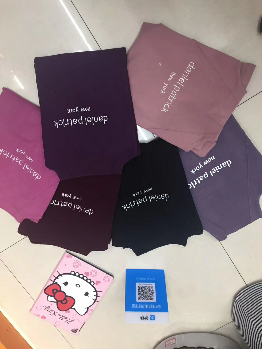 In 2019, Yijia Yi's e-commerce platform was a hit with six colors of German velvet base coats and thermal clothing, as well as women's and mom clothes Application Scenario